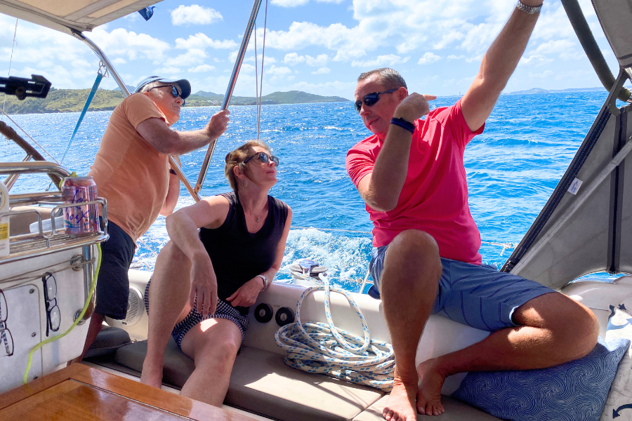 sailing lifestyle experience guests (900 × 600 px)
