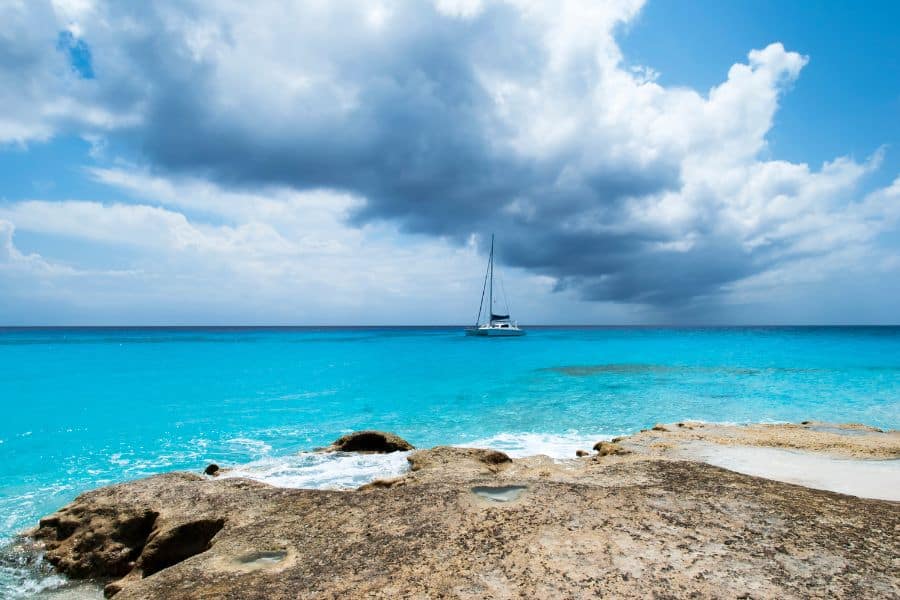 sailing the bahamas